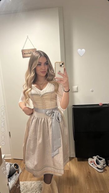 Full leaked Alinahrndz private onlyfans photo